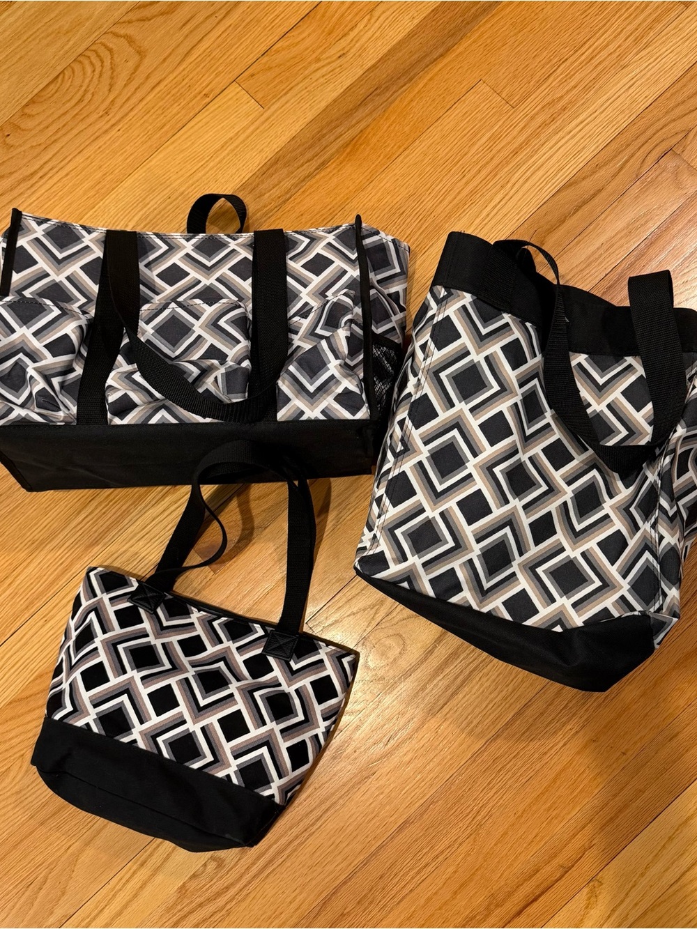 thirty-one Black and Gray Geometric Tote Trio